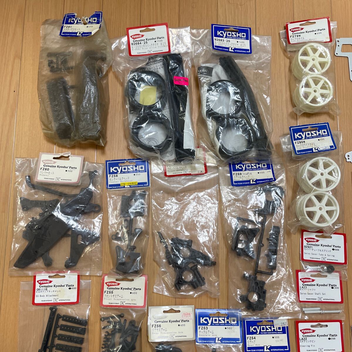 Bibian 比比昂- kyosho 1/10 エンジンカースーパーテンFW04 Bibian 比比昂- kyosho 1/10 エンジンカースーパーテンFW04