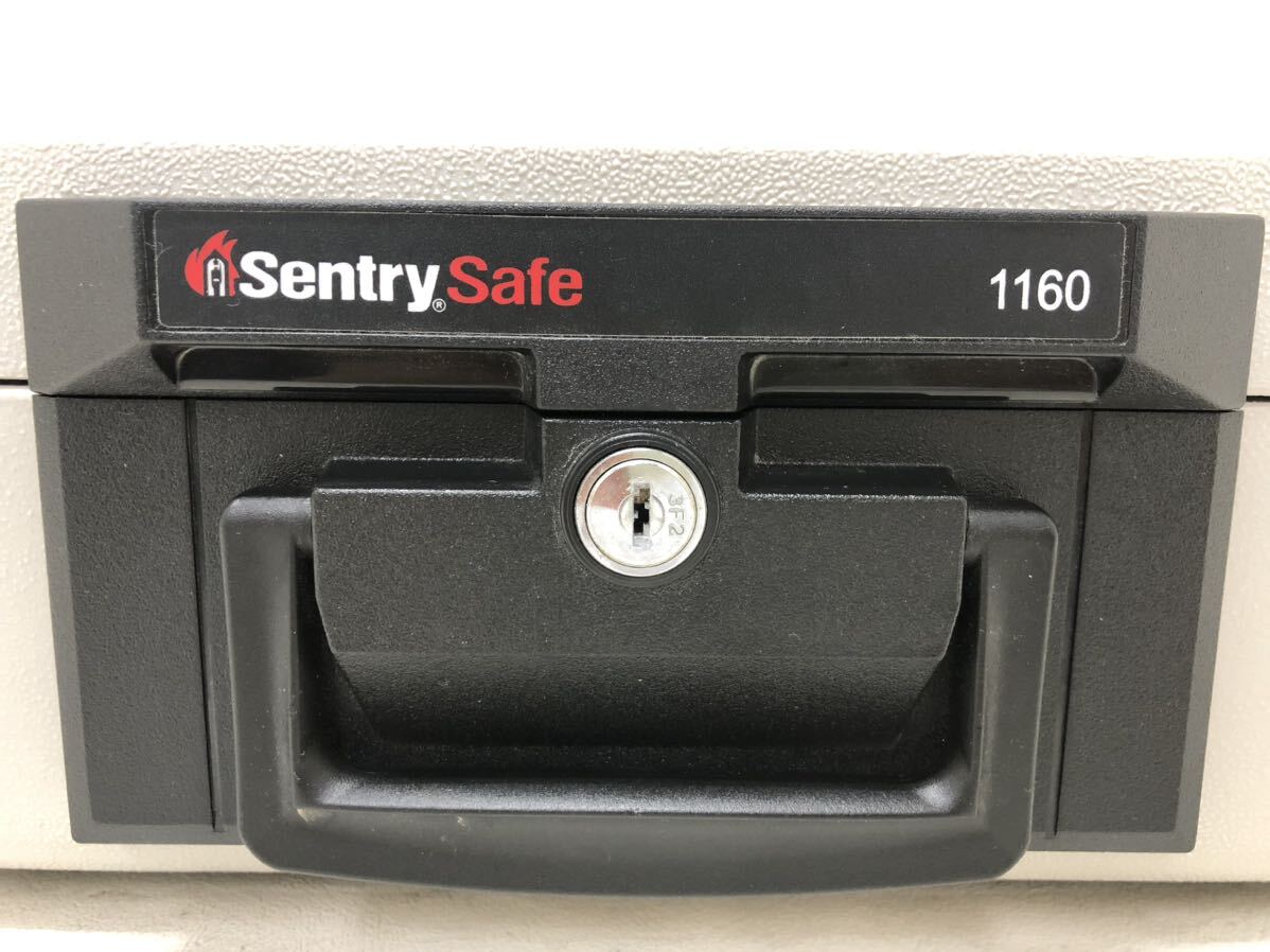 T# Sentry Safe cent Lee safe fire - safe 1160 gray fireproof / enduring fire storage cabinet security A4 size storage possibility key attached beautiful goods secondhand goods 