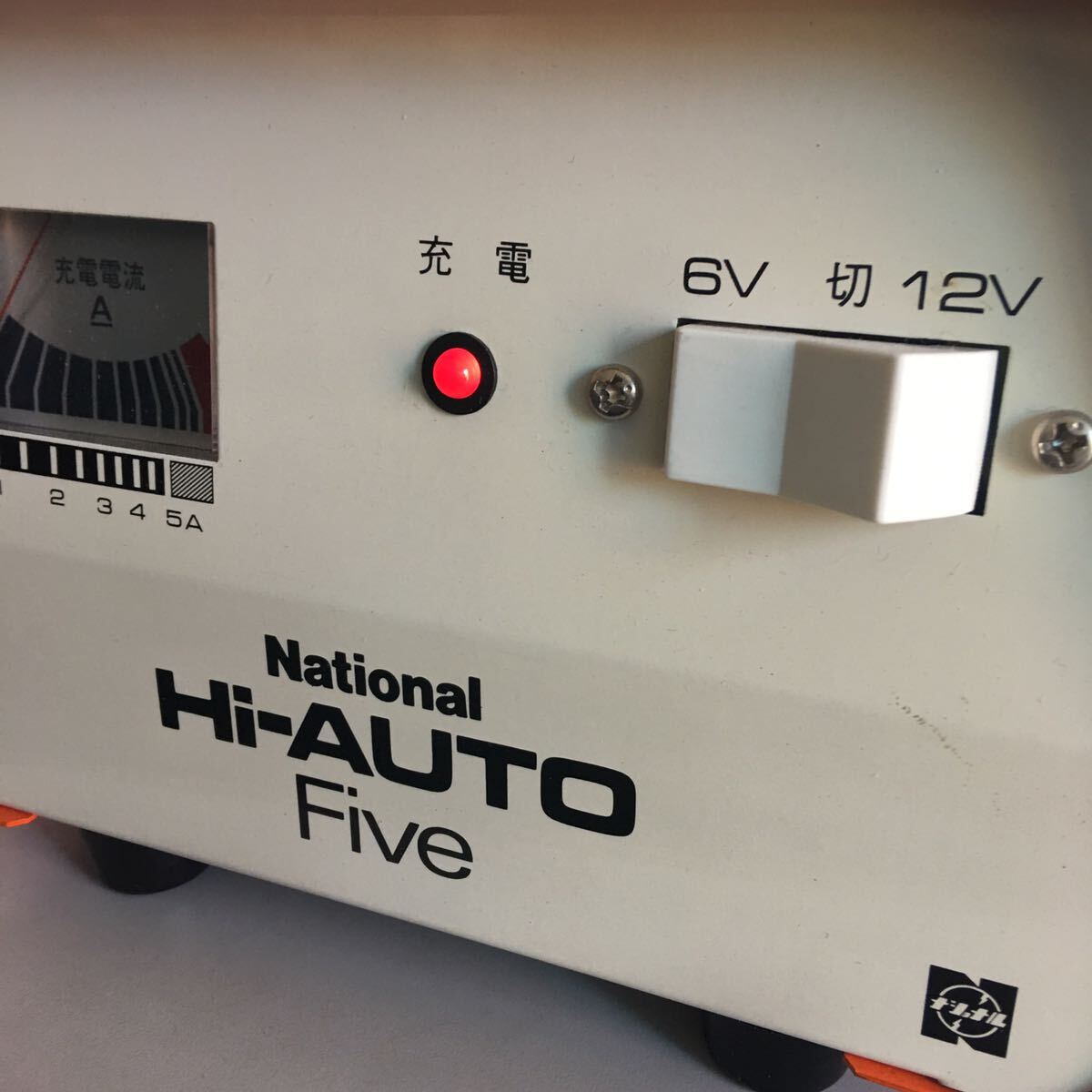 BS■ National ナショナル 小型 充電器 Hi-AUTO Five 6V 12V バッテリー 中古 _画像4