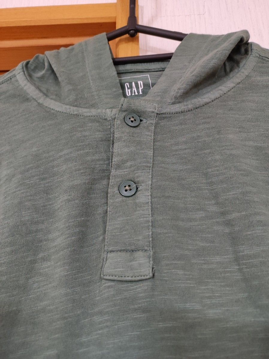 【新品】GAP　長袖パーカーシャツ（size XS）