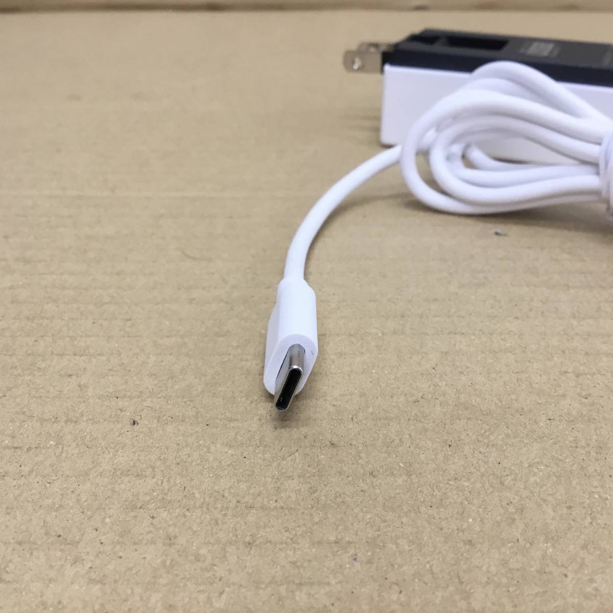 【2309211001】 SoftBank ソフトバンクモバイル SB-AC20-TCPD [USB Type-C 急速充電 ACアダプタ 送料 無料 14時までの ご注文 即日発送_画像4