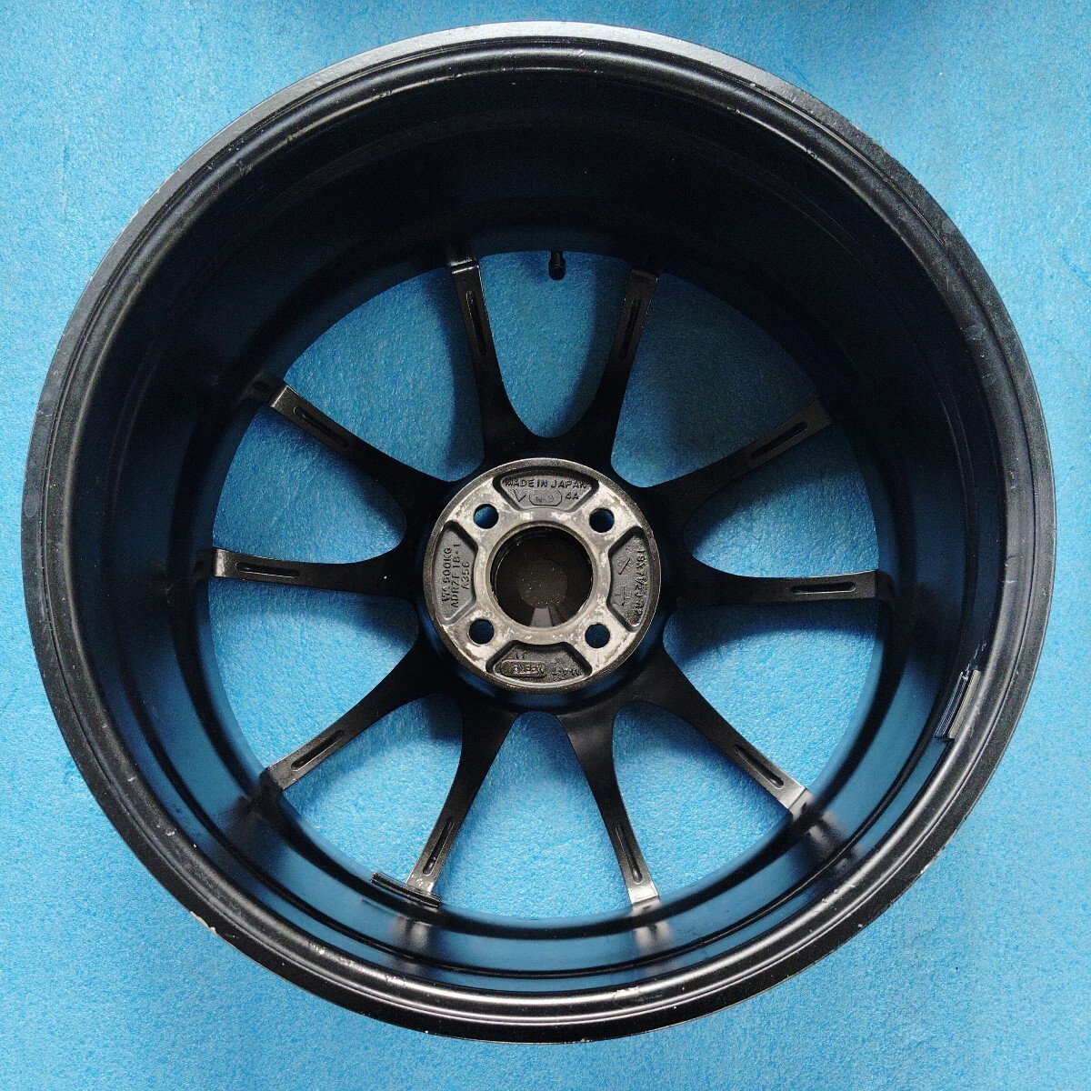 希少 軽量　ヨコハマ　アドバン　レーシング　RZ F ADVAN Racing RZ-F 18×7.5J+42 PCD100-4穴　ハブ径約63mm 4本セット_画像8