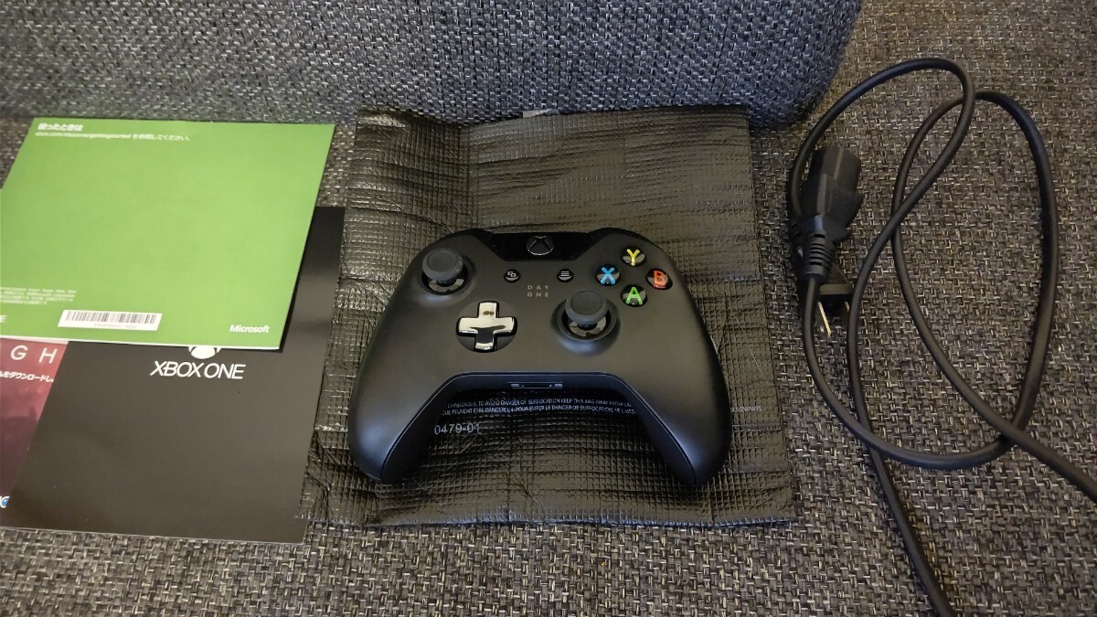 Xbox One + Kinect Day One エディション 6RZ-00030 メーカー生産終了