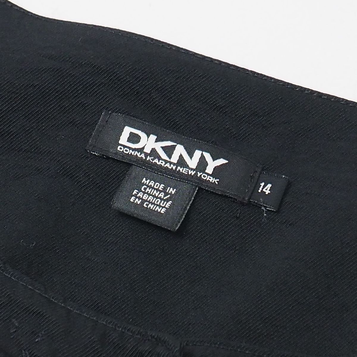 MF9870☆DKNY ダナキャランニューヨーク ナイロン ノーカラー ジャケット トップス 薄手 刺繍 ブラック サイズ14_画像7