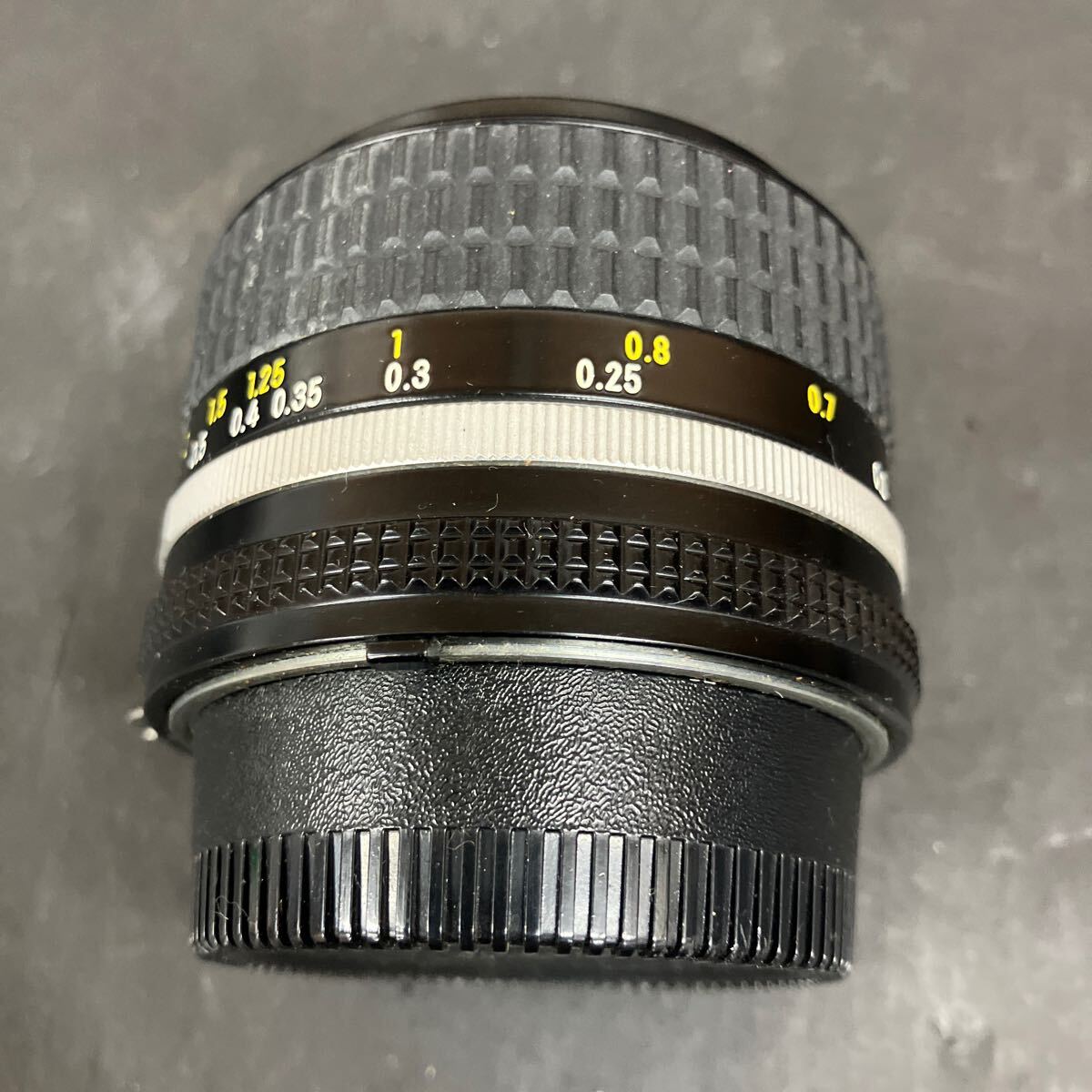 Z1243 希少 Nikon ニコン NIKKOR 28mm 1:2.8 マニュアルフォーカス 一眼レフカメラ用 レンズ キャップ 裏蓋付き 現状 動作未確認 ジャンク_画像5