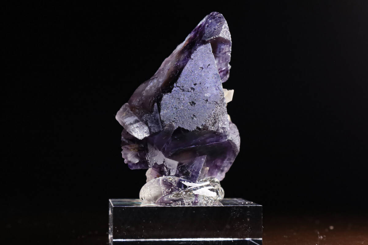 稀有な造形 ブルー&超鮮やかDEEPパープル☆彡 角が平面化した 天然 フローライト クォーツ 41g 天然石 結晶 鉱物 標本 コレクション_画像6