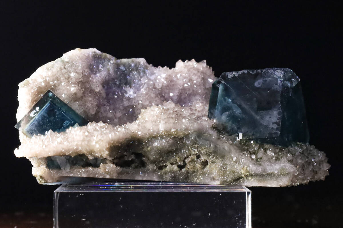 超最高に綺麗なブルー＆グリーンのゾーニング 天然 フローライト きらきらドゥルージースモーキークォーツ 53g 天然石 結晶 鉱物 標本_画像4