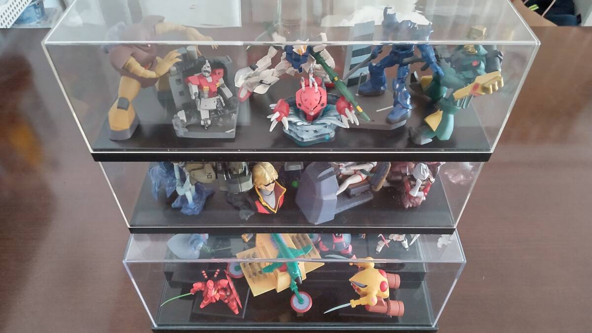 ガンダム フィギュア＋コレクションケース 3個セット 中古_画像1