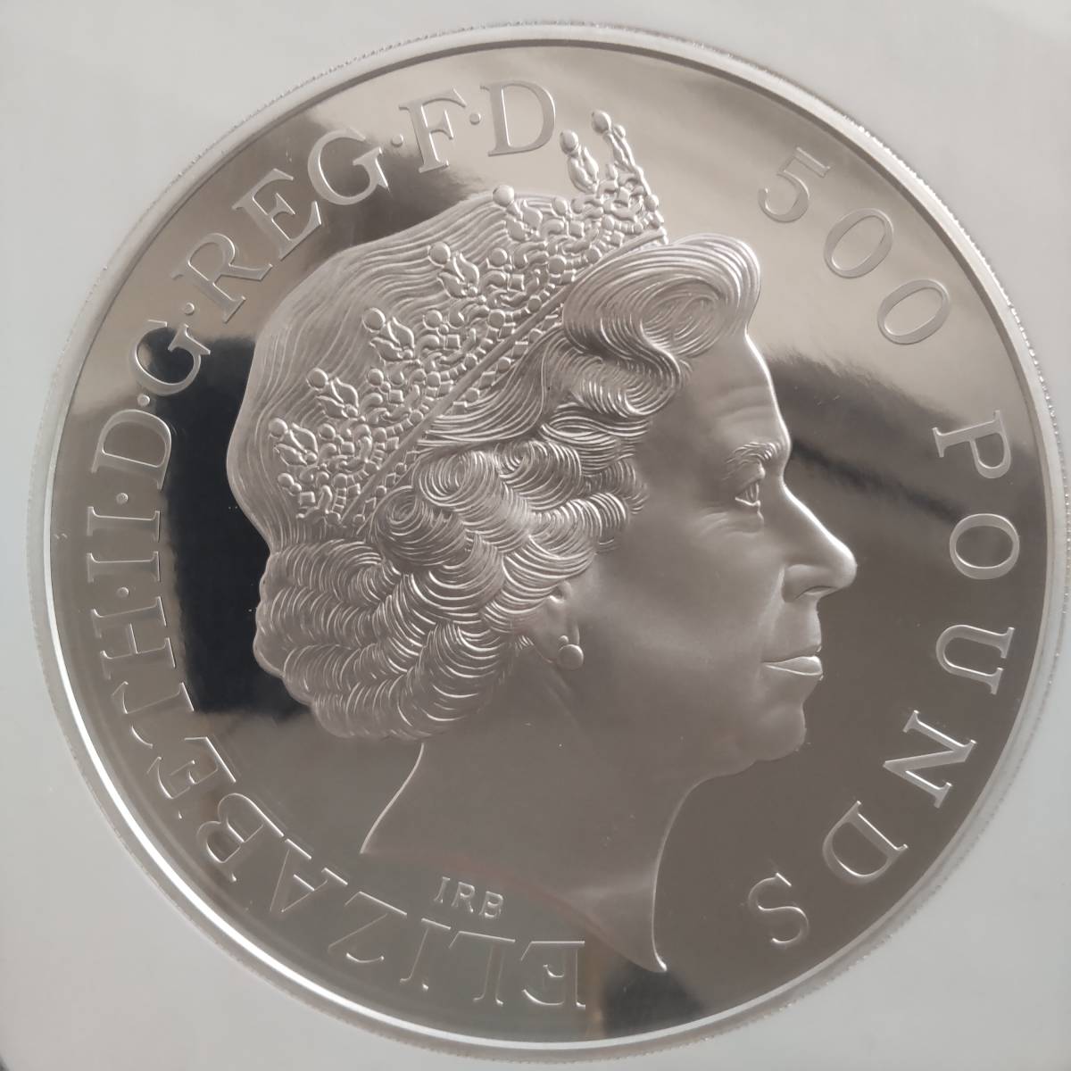 【稀少・最高鑑定】2013年 イギリス 英国ジョージ王子誕生洗礼記念 大型 銀貨 NGC PF70 ウルトラカメオ 500ポンド 1キロ モダンコイン _画像2