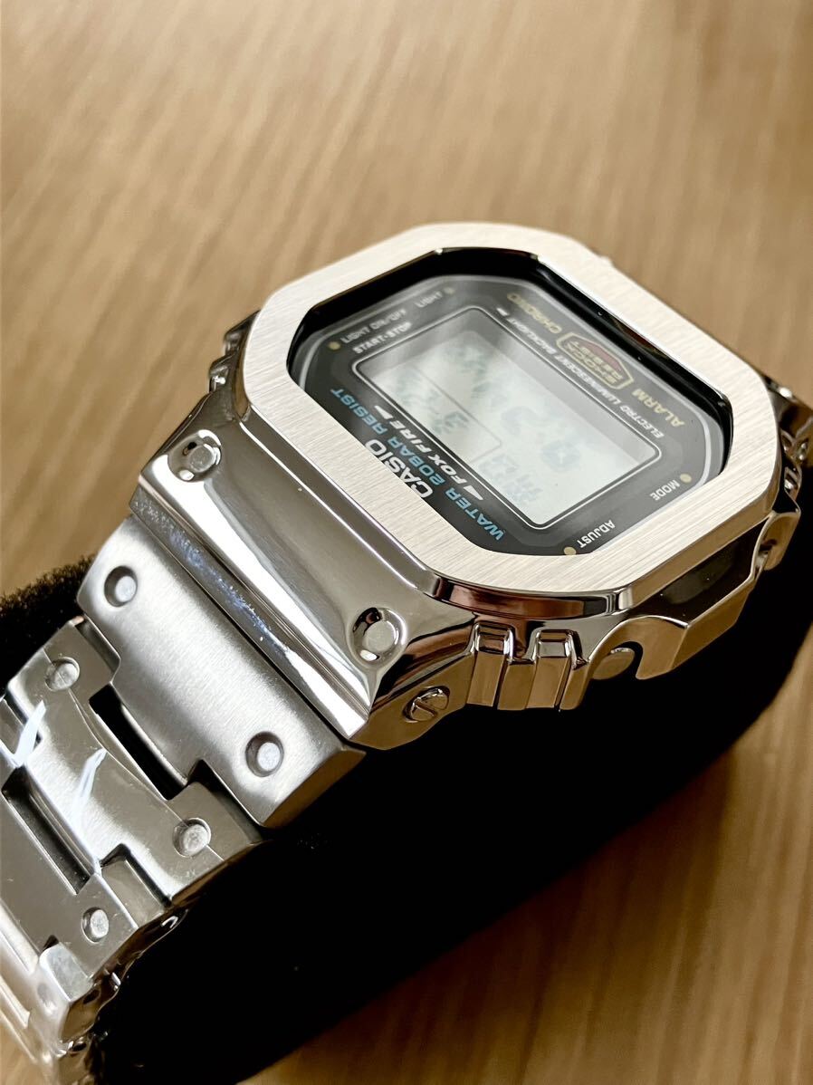 送料無料 新品CASIO カシオG-SHOCK GショックDW-5600 フルメタル カスタム本体付きデジタル腕時計 ステンレス シルバーベゼル＆ベルトの画像5