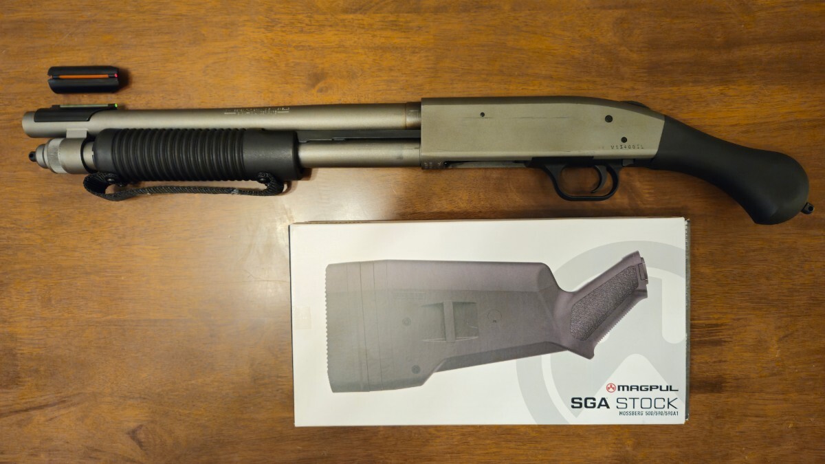 無可動　Mossberg　モスバーグ　M590　Shockwave　ショックウェーブ　セラコート仕上げ　MAGPUL SGA STOCK　他おまけ付き