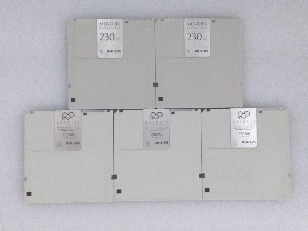 MO диск 230MB 5 листов ( б/у товар,PHILIPS производства, первый период . settled )