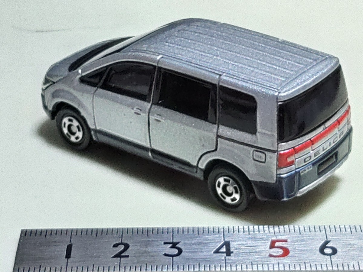 送料２２０円〜トミカ　ミツビシ　デリカD5 ミニカーのみ　三菱　MITSUBISHI_画像9