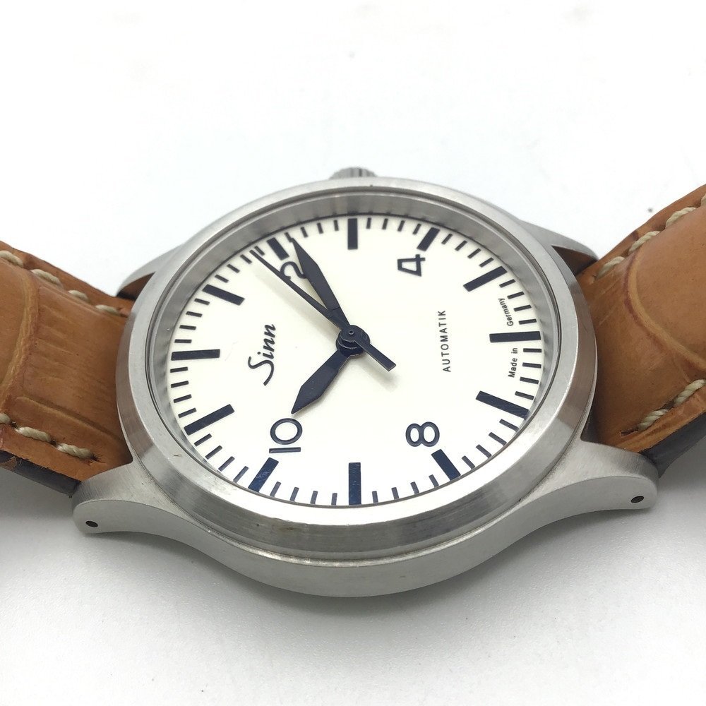 Sinn（ジン）556.IVORY　アイボリー　日本限定　腕時計　ジン特殊時計会社　自動巻き　機械式【ベルト難あり・現状販売】ジャンク扱い_ケースに若干キズあります。
