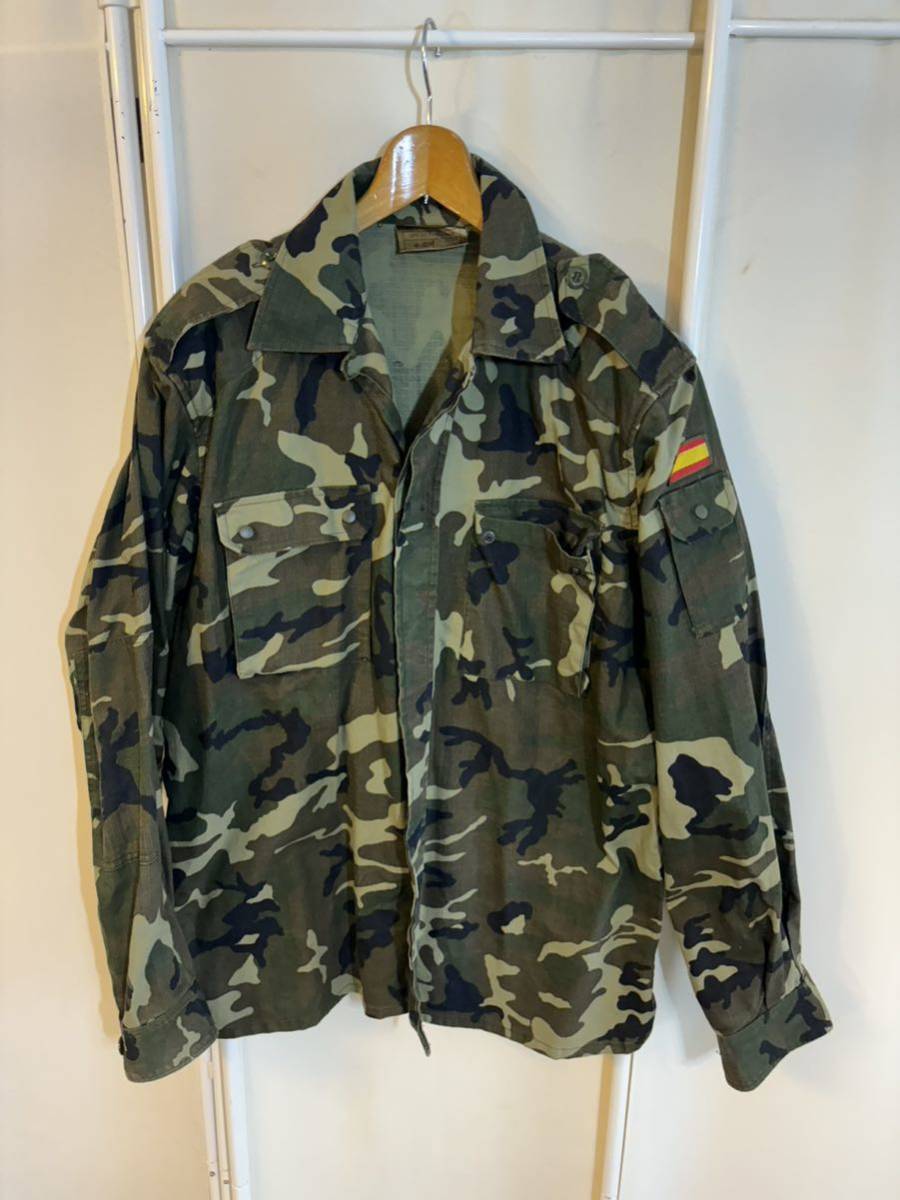 ミリタリージャケット ウッドランド ユーロ軍もの スペイン系 カモ柄 迷彩 ARMY ビックサイズXLくらい アウトドア の画像1