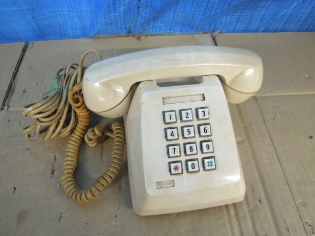 * retro NTT push type telephone crack crack equipped scratch many * Junk #80