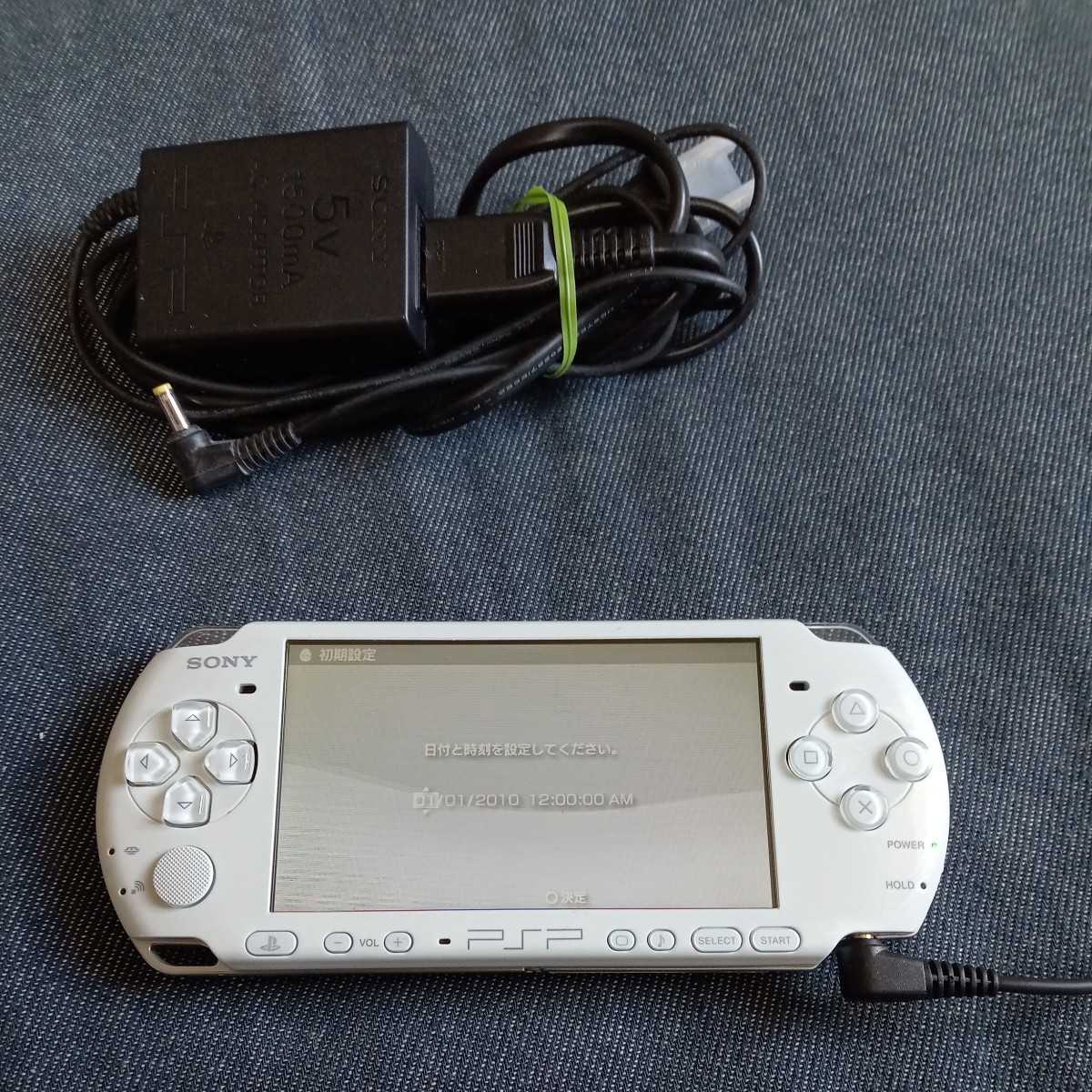 467 PSP-3000 本体 パールホワイト 初期化済 充電器付_画像1