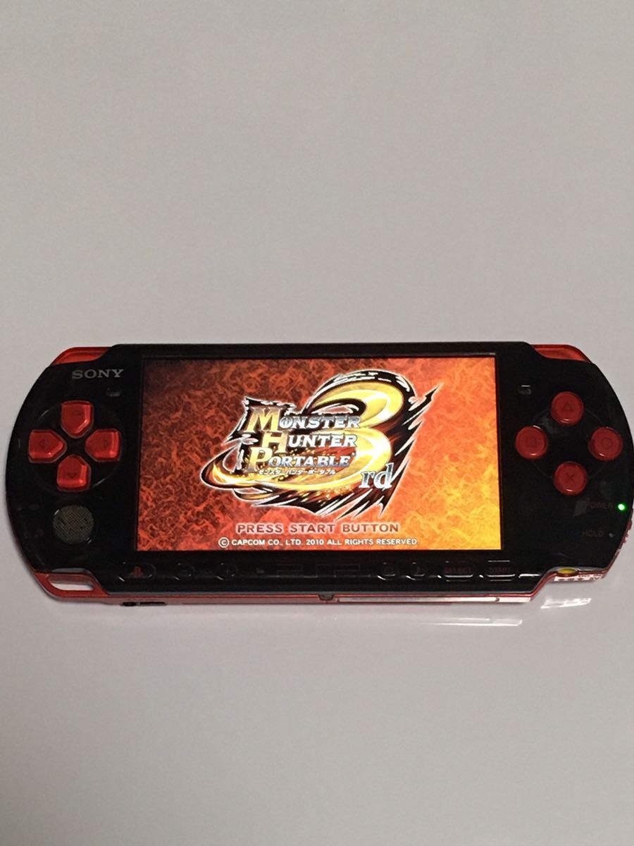 PSP 3000 モンスターハンターポータブル3rd 新米ハンターズパック 赤×黒 ジャンク_画像5