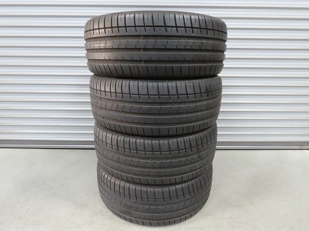 バリ溝 4本 ピレリ 215/45R17 P7 PIRELLI バリ溝の画像1