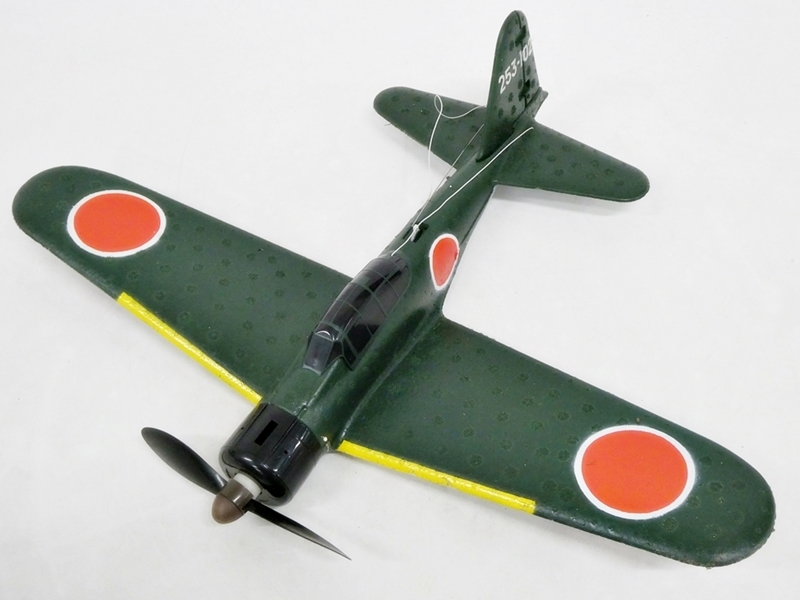 16 39-591651-18 [Y] ラジコン TAIYO タイヨー 海軍 零式艦上戦闘機 21型 TYPE ZERO MODEL21 コントローラー 箱付き 福39の画像3