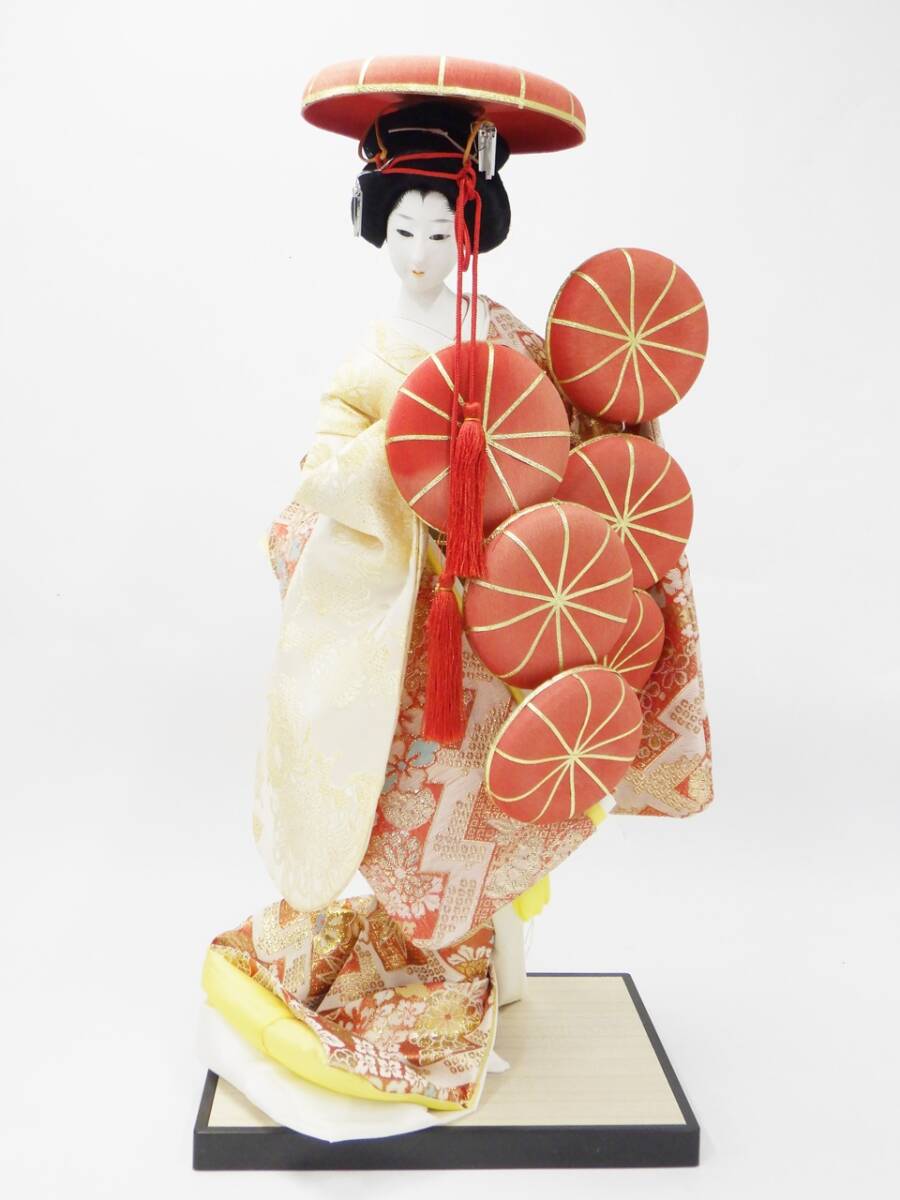 01 00-000000-98 [Y] (0327-5) 日本人形 七つ笠 人形 置物 飾り 全長約44cm (台含む) 札経00_画像1