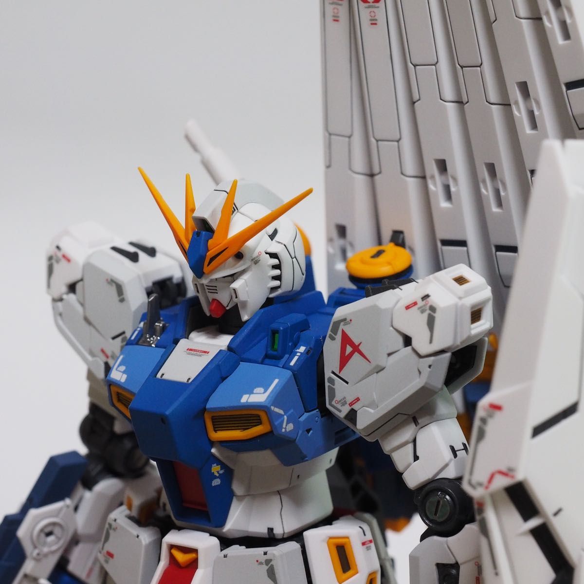 RG 1/144 νガンダム 塗装済完成品 ニューガンダム|Yahoo!フリマ RG 1/144 νガンダム 塗装済完成品 ニューガンダム|Yahoo!フリマ