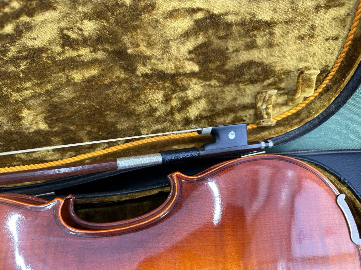 668★Karl Hofner 型番不明 ケース 弓 bow カール ヘフナー 弦楽器 バイオリン 動作未確認★_画像5