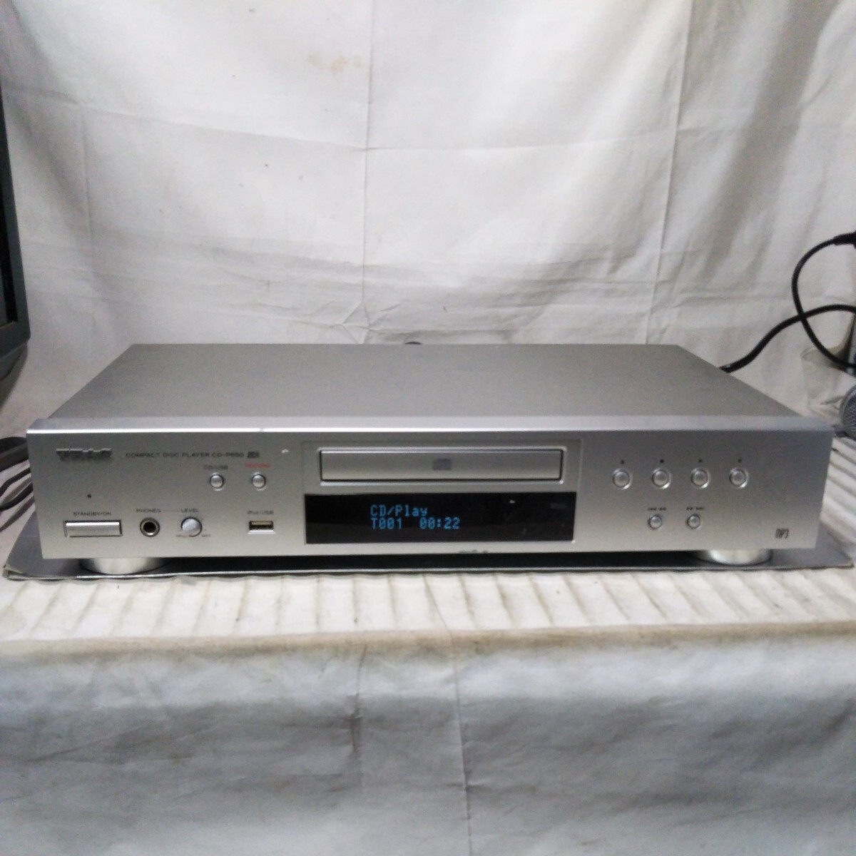 送料無料(BM538)TEAC ティアック CDプレーヤー CDデッキ　CD-P650_画像1
