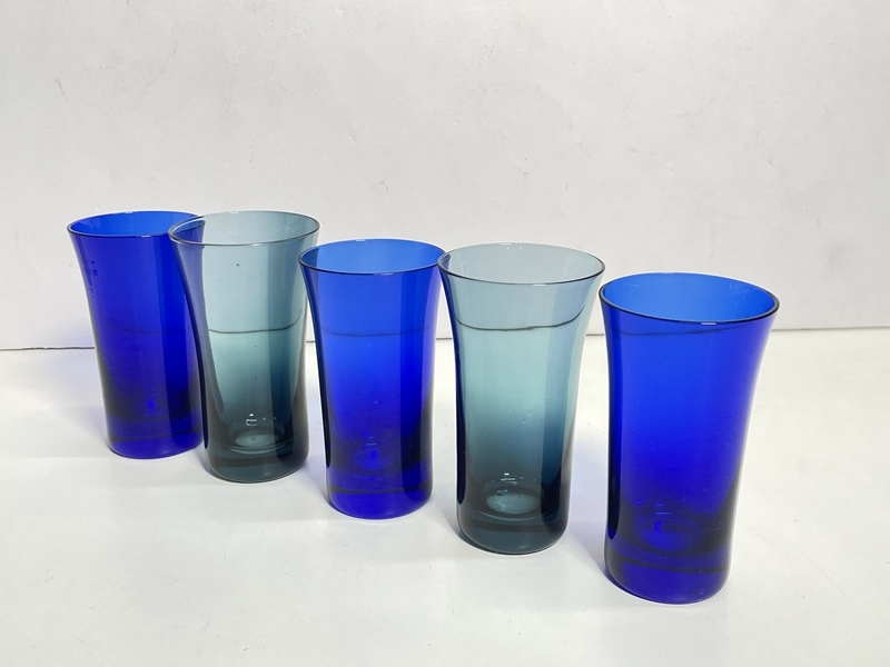 ● コレクター必見 未使用 レトロ ガラス タンブラー コップ 5客 グラス ブルー系 2種 おしゃれ かわいい ma285の画像1
