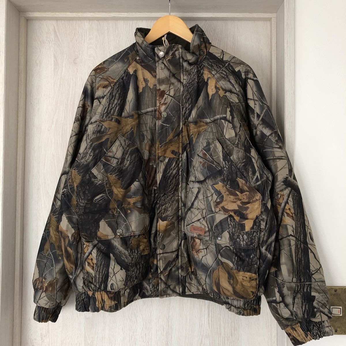 (k) woolrich ウールリッチ 中綿 リバーシブル ジャケット リアルツリーカモ 迷彩 サイズL カーキ _画像1