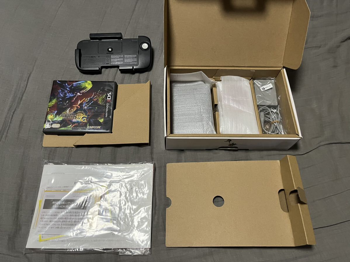 ニンテンドー3DS モンスターハンター3G スペシャルパック　中古品_画像9