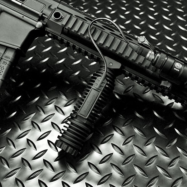 STRIKE INDUSTRIES DURA Grip LITE PRO Version メタル・フォアグリップ DG-L01 実銃用_画像6