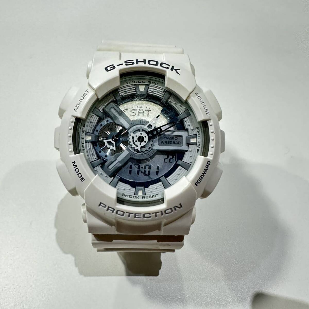 新品未使用ベルト と CASIO G-SHOCK ジーショック 腕時計 GA-110C-7A ホワイト アナデジ 海外モデルスポーツ 本体 セット_画像2