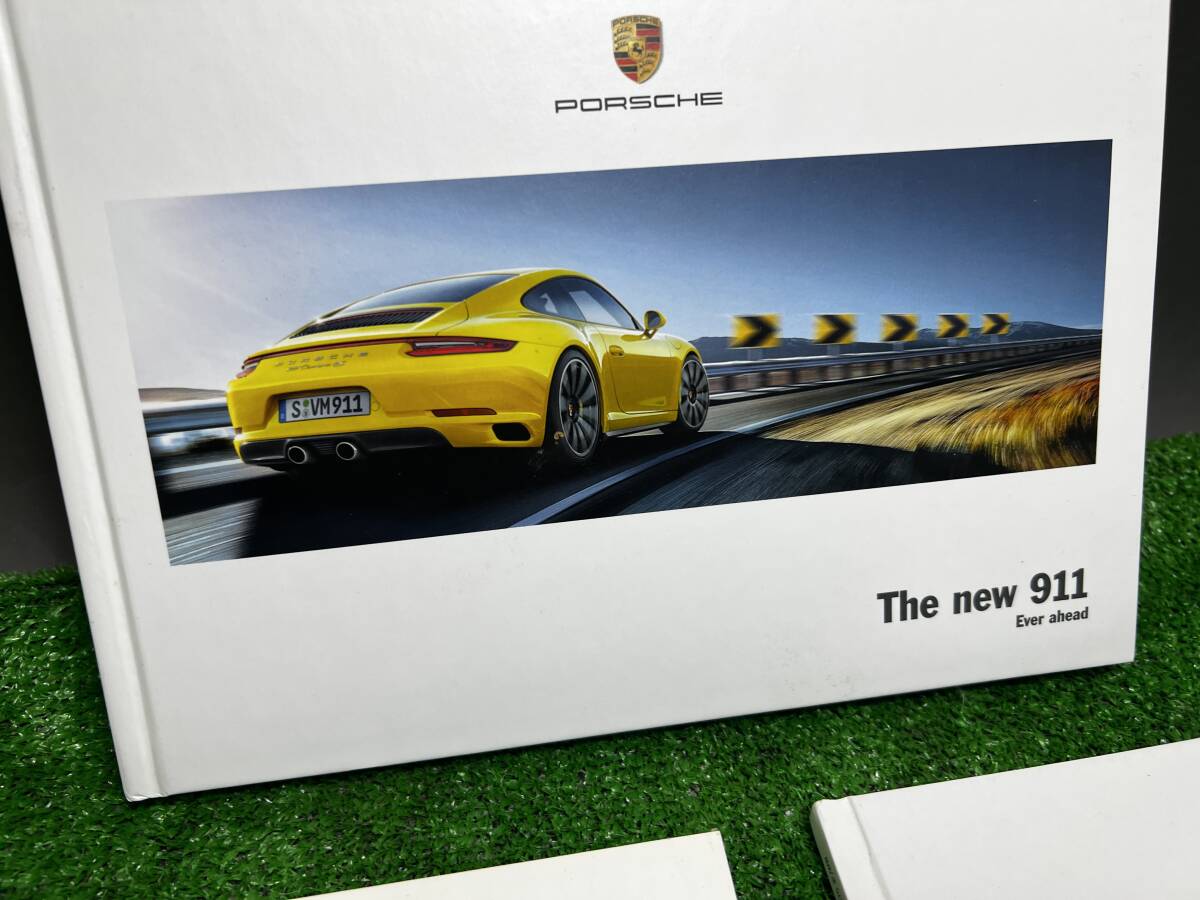 PORSCHE ポルシェ カタログ 日本語/ The new 911 Ever ahead ・Model Range・Spirit,declared The new Boxster and Boxster Sの画像4