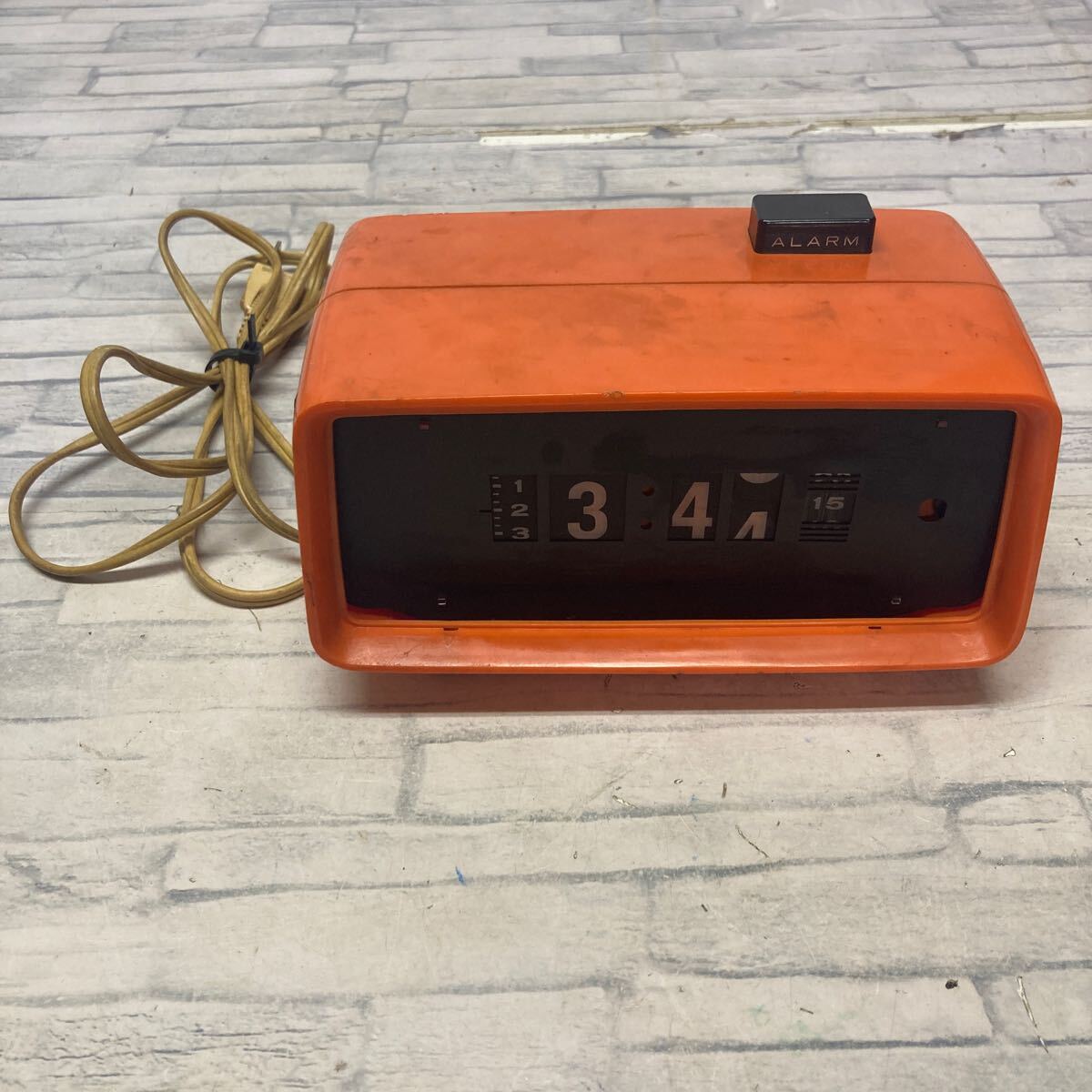 1909番 昭和レトロ デジタルクロック DL422 オレンジ パタパタ時計 置き時計 アンティーク ジャンクの画像1