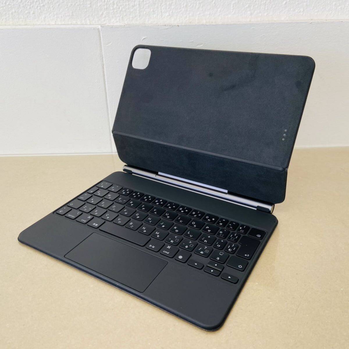  美品 iPad Magic Keyboard  マジックキーボード MXQT2J/A  A2261  11インチ  i17456  60サイズ発送の画像1