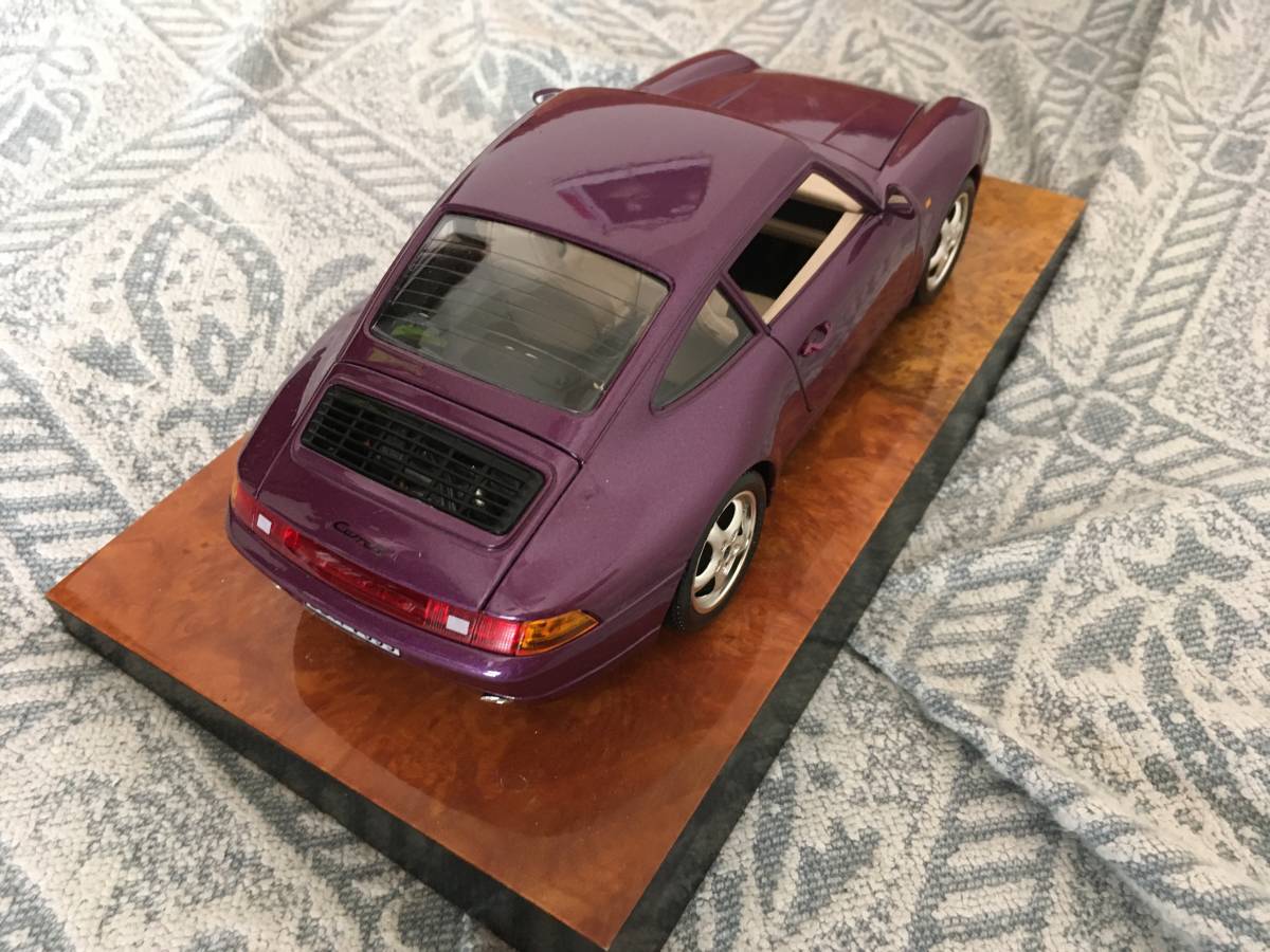 ケ－スからして超希少！ブラ－ゴ ポルシェ911 993 カレラ 1993 多分１／１８ オ－ナ－、マニア、コレクターの方いかがですか？の画像3