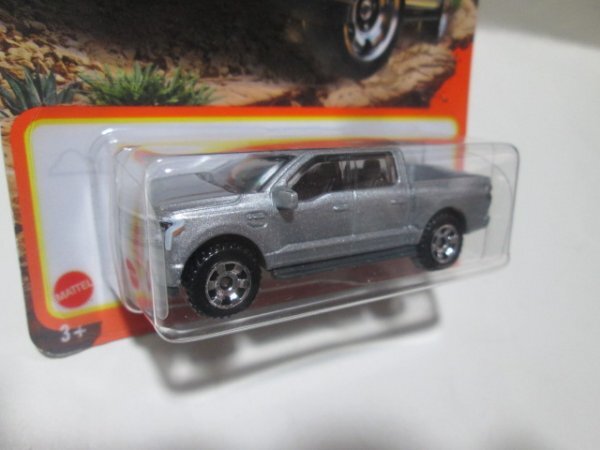 2022　FORD F-150 LIGHTNING 送料220円_画像2