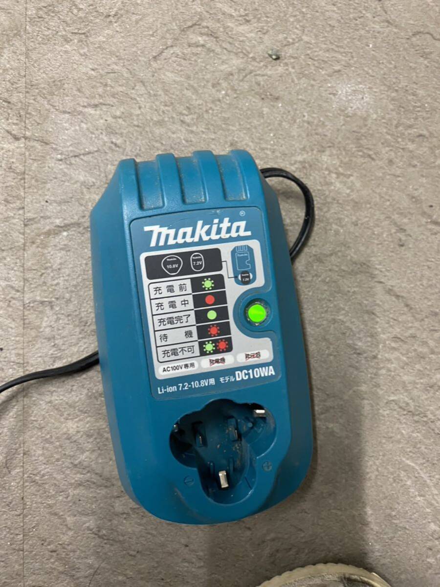 純正品/動作品■makita マキタ 充電器 Li-ion 7.2-10.8V 対応バッテリ BL0715、BL7010 BL1013 など DC10WA 中古品■_画像1