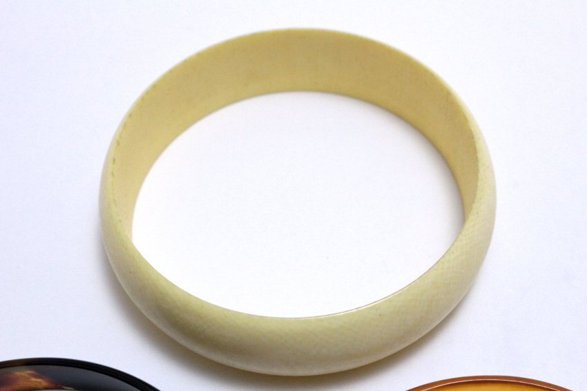 [Shimoe] there is no final result!1 jpy ~ tortoise shell & white color stone bangle 3 point set 