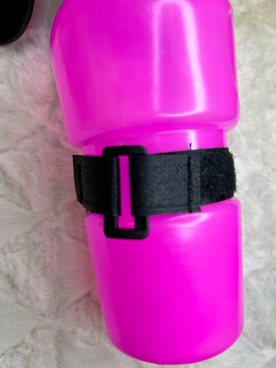 【新品未使用】ポータブル犬用　給水器　500ml ペット　お散歩　ピンク 水筒