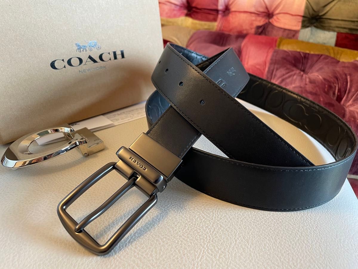 新品COACHコーチ3点セットレザーリバーシブルフリーサイズベルトギフト箱付き  