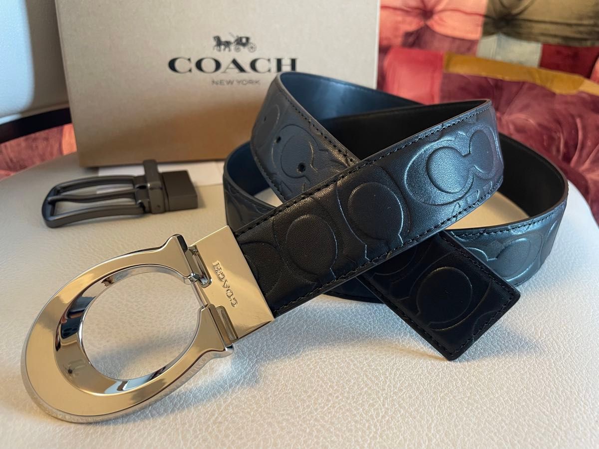 新品COACHコーチ3点セットレザーリバーシブルフリーサイズベルトギフト箱付き  