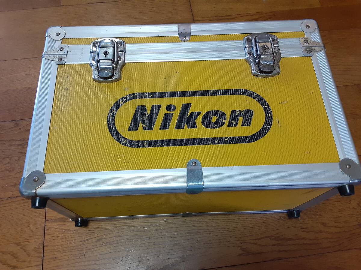 1980年代～　ニコンＦ　ニコンＦ2　Nikonニコン 純正 フォトタックルケース アルミトランク イエロー 鍵付き カメラケース_画像1