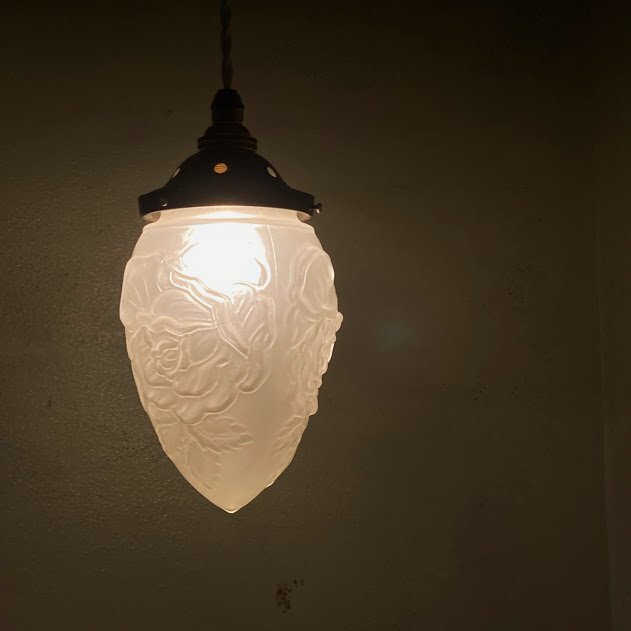 イギリスアンティーク　ローズシルエット　ペンダントライト　照明　ライト　ガラスシェード　店舗什器　寝室　電灯　天井照明