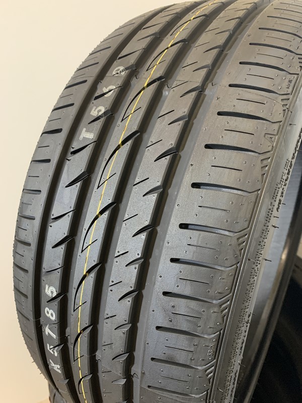 【送料無料】新品夏タイヤ４本セット 215/40ZR17 87W XL(SRS001-2)ROADSTONE　EUROVIS sport 04　215/40R17 215/40/17　2022年製_画像4