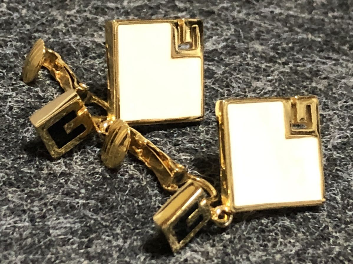 GIVENCHY ジバンシィ ロング ネックレス イヤリング セット GIVENCHY ジバンシィ ロング ネックレス イヤリング セット