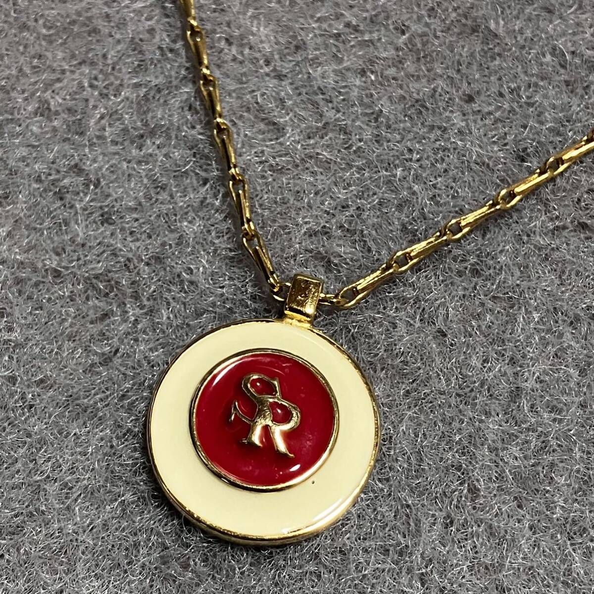 m】良品 SONIA RYKIEL ソニアリキエル ロゴ ネックレス 赤 m】良品 SONIA RYKIEL ソニアリキエル ロゴ ネックレス 赤
