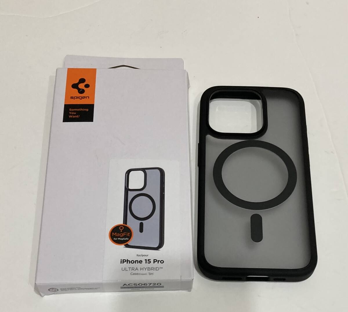Spigen iPhone 15 Pro ケース MagSafe クリア ワイヤレス充電対応 ウルトラ・ハイブリッド マグフィット ACS06720 (フロスト・ブラック)の画像7