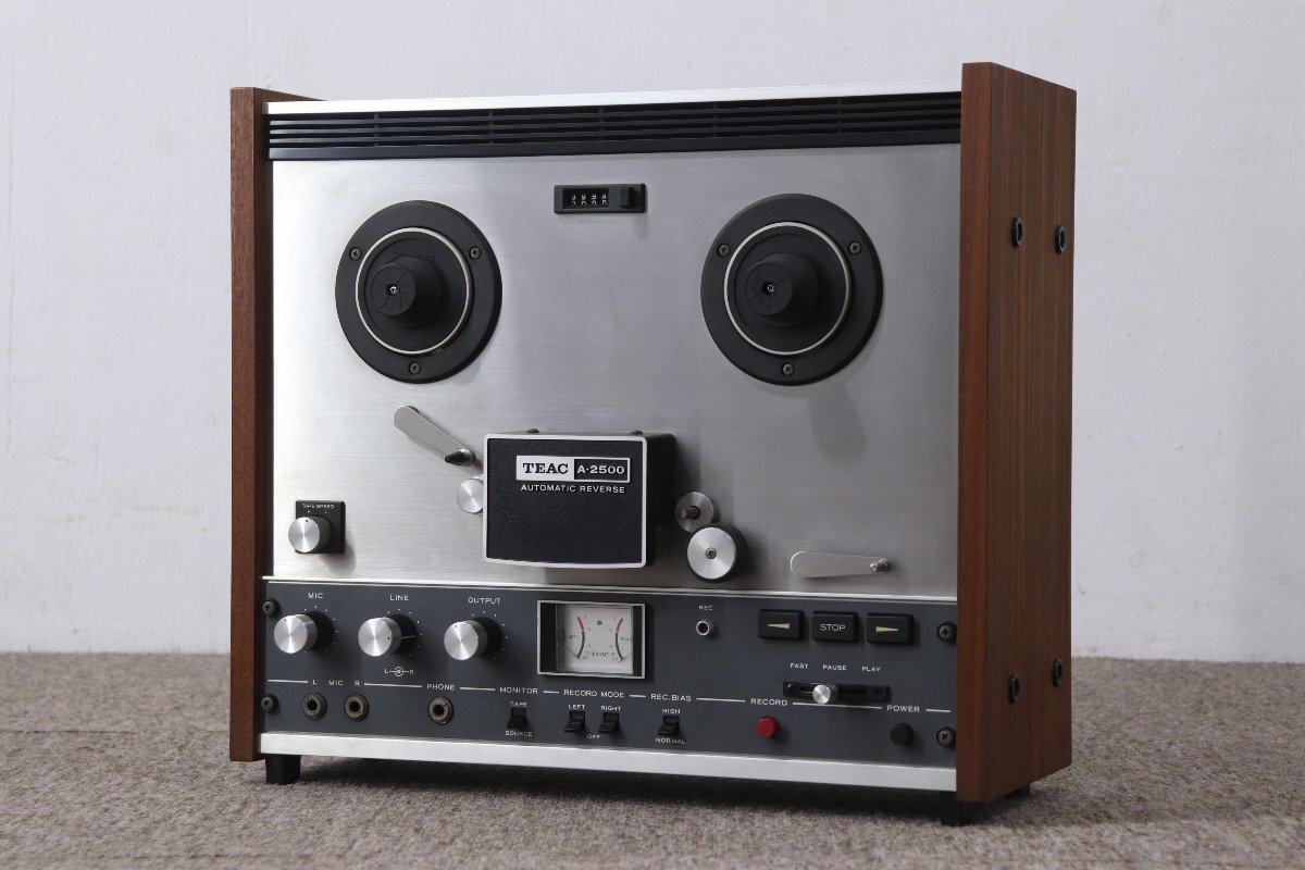 TEAC ティアック A-2500 オープンリールデッキ 1971年頃発売 通電可能現状品 ジャンク 3-C117_画像1